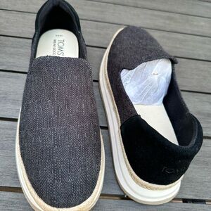 Tom’s 2 tone Jocelyn black